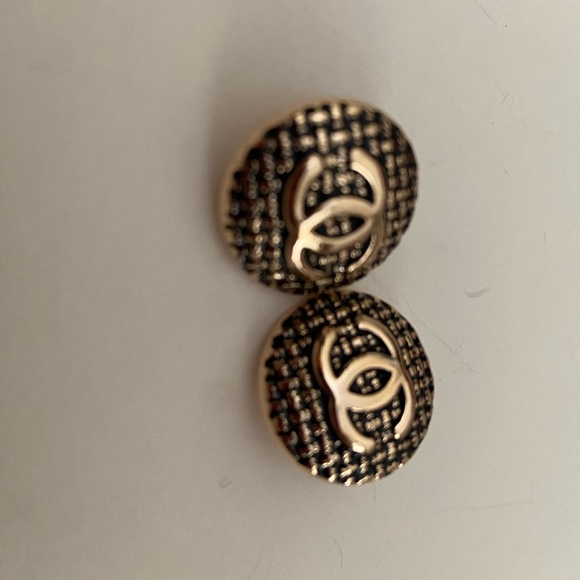 CHANEL Other - 🌻✨Chanel Black Gold Buttons set of 2